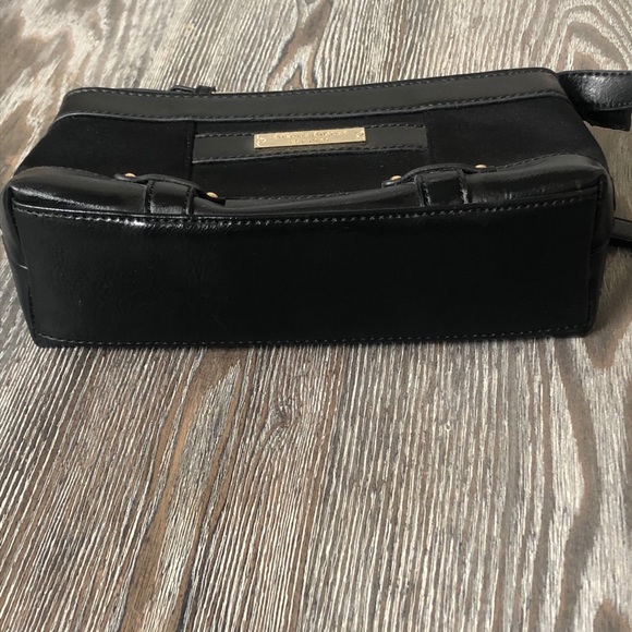 ETIENNE AIGNER | Black Shoulder Baguette Purse - Picture 4 of 7